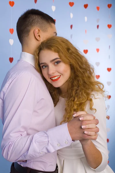 Beautiful and happy young lovers — Stock Photo, Image