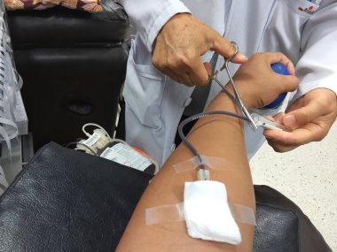 kan bağışı kan örnek alarak closeup hemşire yatay fotoğraf.