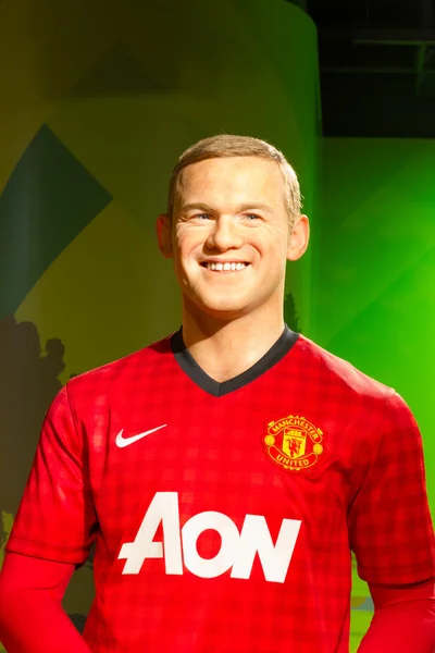 (Inggris) BANGKOK, THAILAND - DECEMBER 19: Wax figure of the famous Wayne Rooney from Madame Tussauds on December 19, 2015 in Bangkok, Thailand — Stok Foto