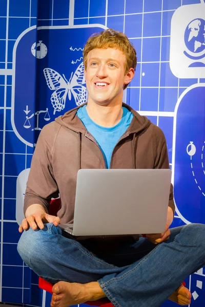 BANGKOK, THAILANDIA - 19 DICEMBRE: Figura in cera del famoso Mark Zuckerberg di Madame Tussauds il 19 dicembre 2015 a Bangkok, Thailandia . — Foto Stock