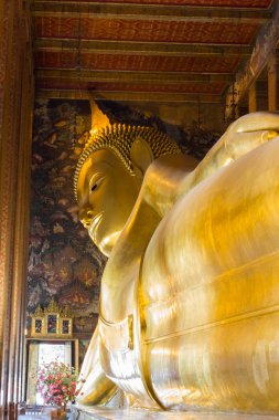 Büyük altın yatan Buda Wat Pho içinde önemlidir 
