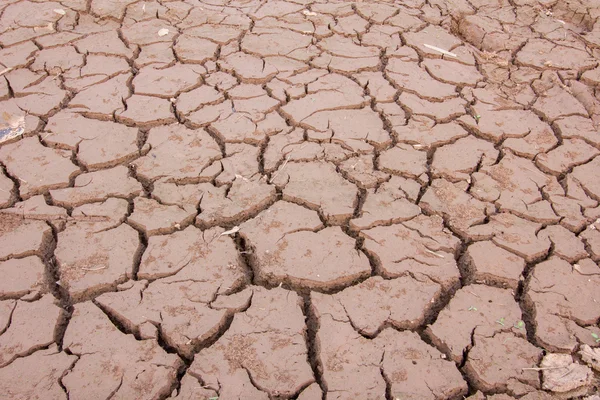 干ばつの土地、水、タイでひびの入った泥を乾燥 — ストック写真
