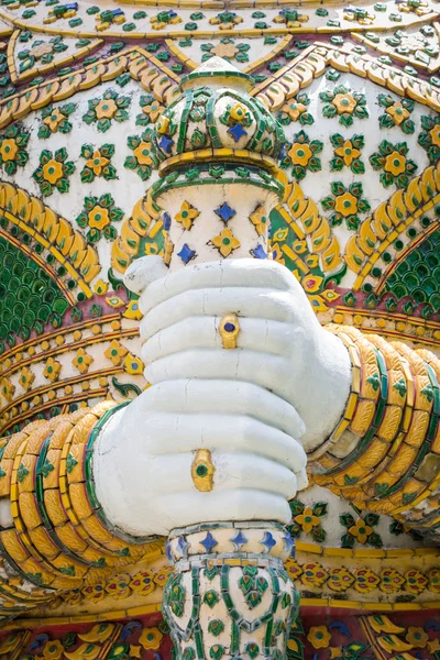 Mano de Gigantes estatuas de Tailandia, Lugar público — Foto de Stock