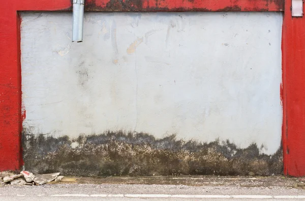 Grunge calle pared textura fondo con marco de borde rojo, mediados — Foto de Stock