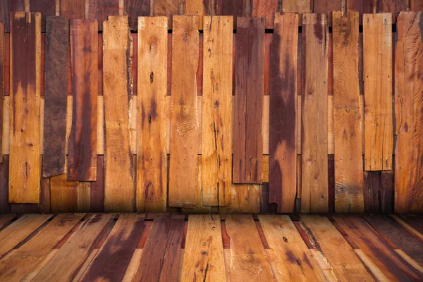 Нерегулярний дерев'яний фон стіни інтер'єру, перспектива — стокове фото
