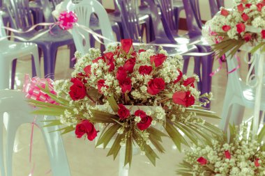 tatlı güzel çiçek aranjmanı koltuk düğün 