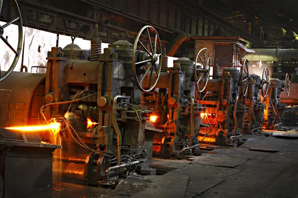 Machines at the steel shop — Stock Photo, Image