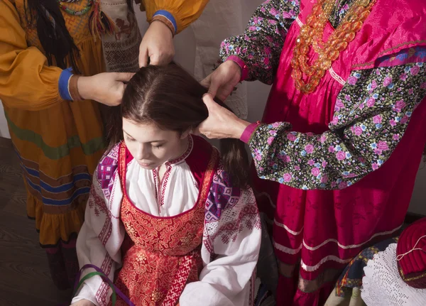 Kadın örgü Rus geleneği tükürmek