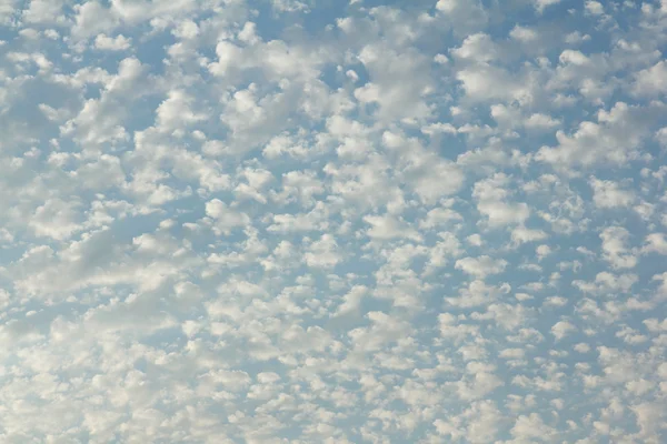 Nuvens Céu fundo — Fotografia de Stock