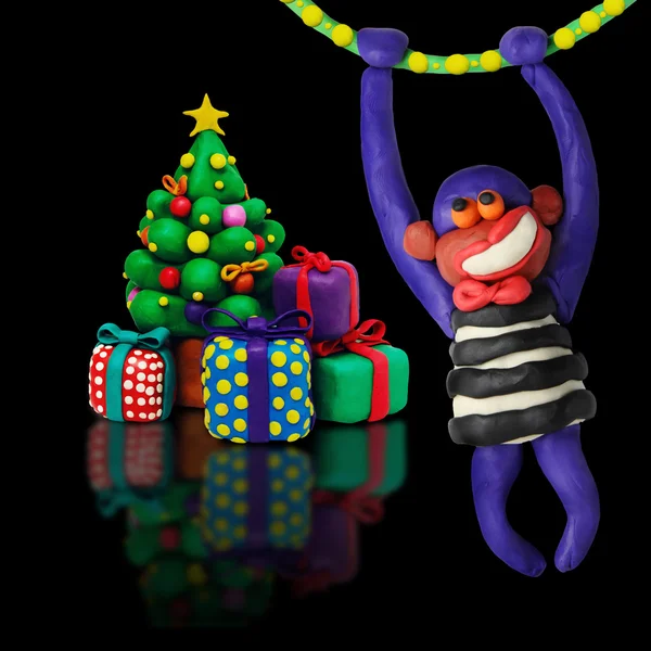 Knetgummi-Weihnachtsbaum mit Affe — Stockfoto