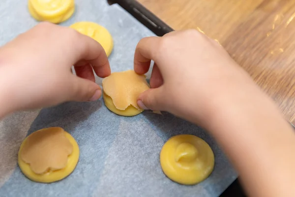 Kinderen Bakken Vakantie — Stockfoto