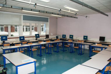 Fransız lisesinde bilgisayarlı sınıf