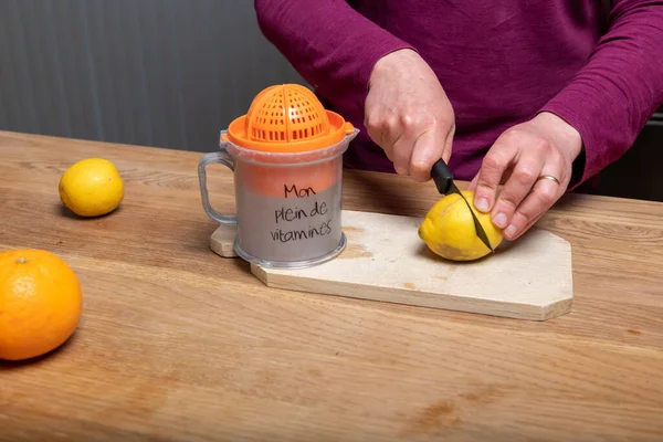 Make Citrus Juice Your Kitchen — Stock Photo, Image