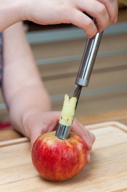 Apple'nın çekirdek çıkarma