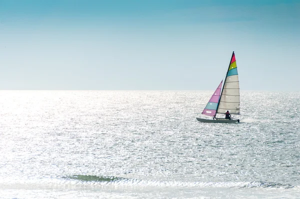 Katamaran auf See — Stockfoto