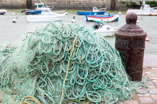 Rybářské sítě na port doku — Stock fotografie