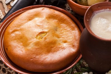 Pasta yemek seti ile masada