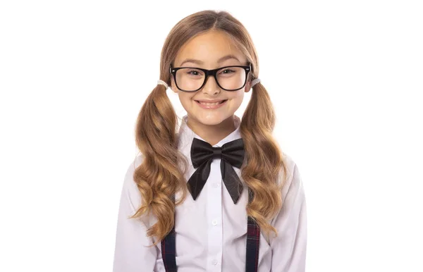 Portret Uśmiechniętej Dziewczyny Okularach Lat Odizolowany Białym Tle — Zdjęcie stockowe