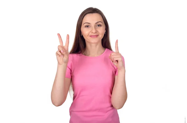 Ευτυχισμένο Νεαρό Κορίτσι Ροζ Σακάκι Δείχνει Δύο Δάχτυλα Ένα Σημάδι — Φωτογραφία Αρχείου