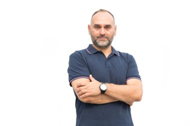 Hafif arka planda orta yaşlı bir iş adamının portresi.