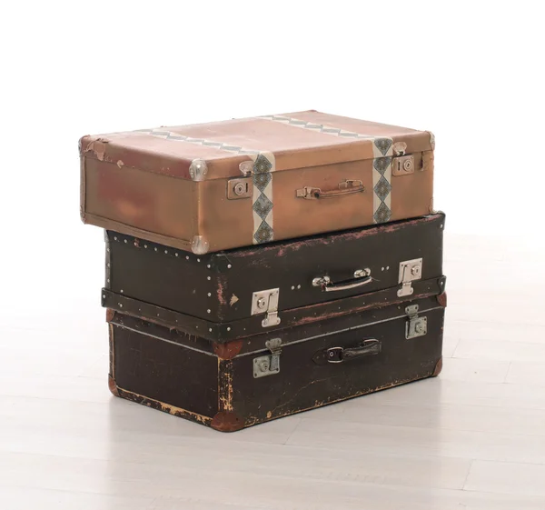 Stapel drie retro koffers — Stockfoto