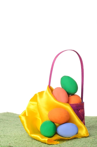 Decoraciones de Pascua con huevos de colores — Foto de Stock