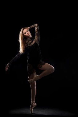 profesyonel kadın balet