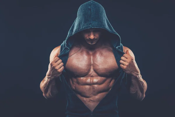 Man met gespierde torso. Sterke atletische mannen Fitness Model Torso — Stockfoto