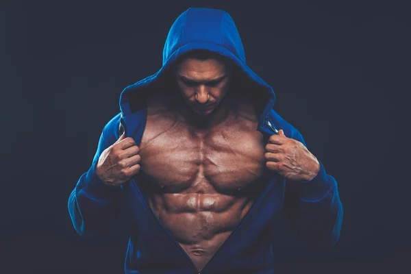 Man met gespierde torso. Sterke atletische mannen Fitness Model Torso — Stockfoto