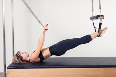 cadillac fitness egzersiz Pilates aerobik eğitmeni kadın
