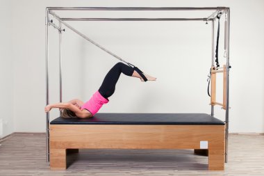 cadillac fitness egzersiz Pilates aerobik eğitmeni kadın