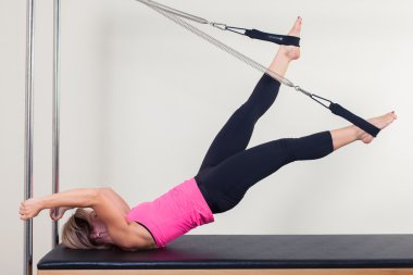 cadillac fitness egzersiz Pilates aerobik eğitmeni kadın