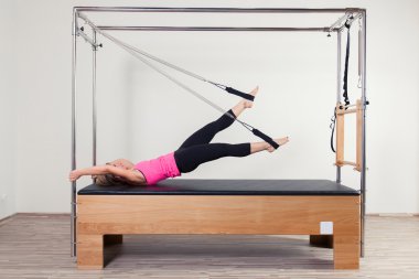 cadillac fitness egzersiz Pilates aerobik eğitmeni kadın