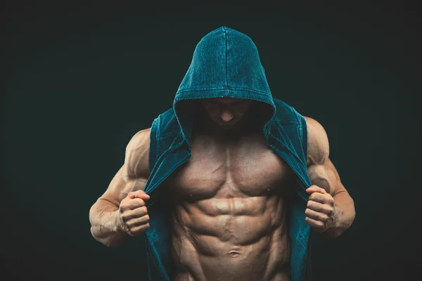 Mann mit muskulösem Oberkörper. starke athletische Männer Fitness-Modell Oberkörper zeigt Sixpack abs. — Stockfoto