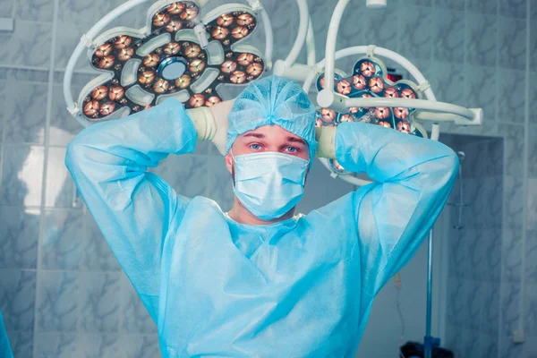 Chirurgien en salle d'opération à l'hôpital — Photo