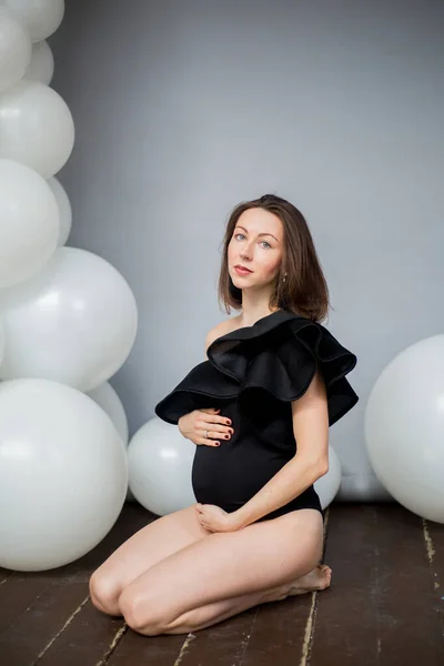 Zwanger Meisje Zwart Bodysuit — Stockfoto