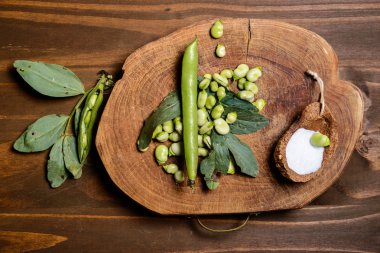 Taze bakla dairede yatıyordu.