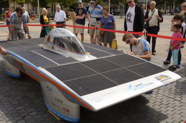 Güneş enerjili araba antwerp