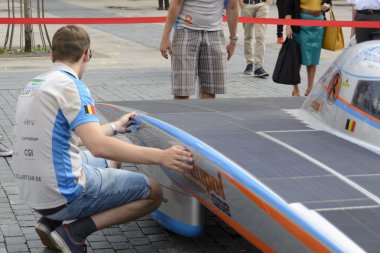 Güneş enerjili araba antwerp
