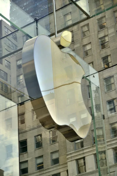 Apple store в Нью-Йорку — стокове фото