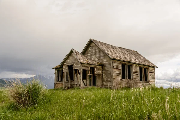 Oude verlaten boerderij — Stockfoto