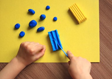 Çocukların kozmonotik gün için plastiğin yaratıcılığı modellemesi