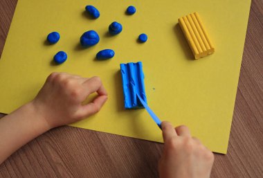 Plastik kütleden kozmonotik gün için bir uzaylının modellemesi