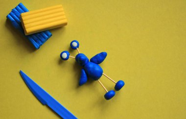 Plastik kütleden kozmonotik gün için bir uzaylının modellemesi