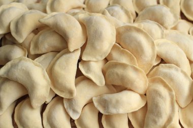 Ev yapımı çiğ patates köftesi.