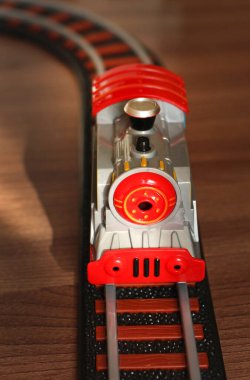 Gri trenli çocuk demiryolları, çocuk oyuncakları