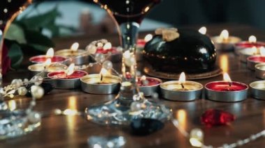 Sevgililer Günü konsepti bitti, ayrılık ve küfretme. Sevgililer Günü