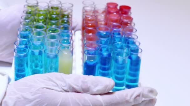 Testes laboratoriais de compostos químicos específicos — Vídeo de Stock