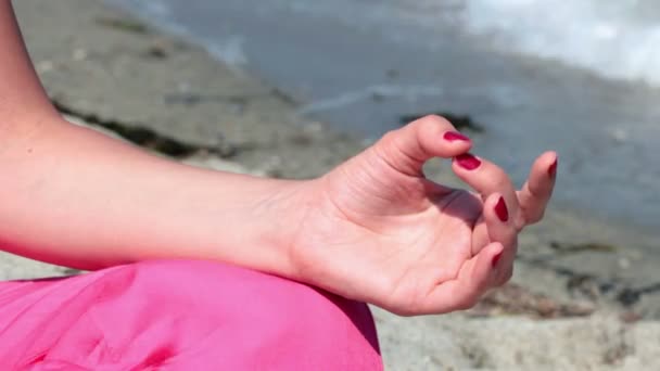 Yoga oefeningen voor de geest en lichaam — Stockvideo