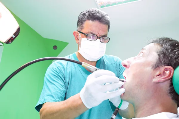 Herstellen van patiënt tanden — Stockfoto
